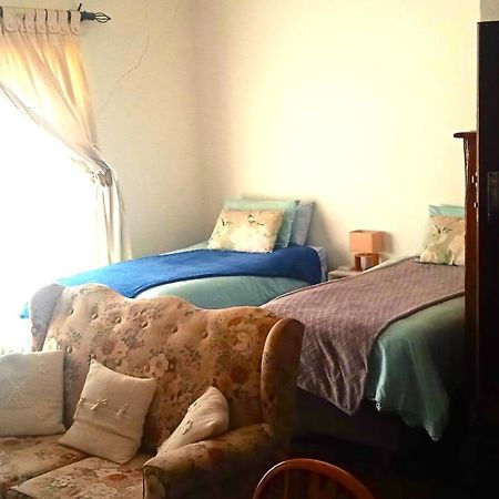 Rheola'S Guest Cottage Harrismith ภายนอก รูปภาพ